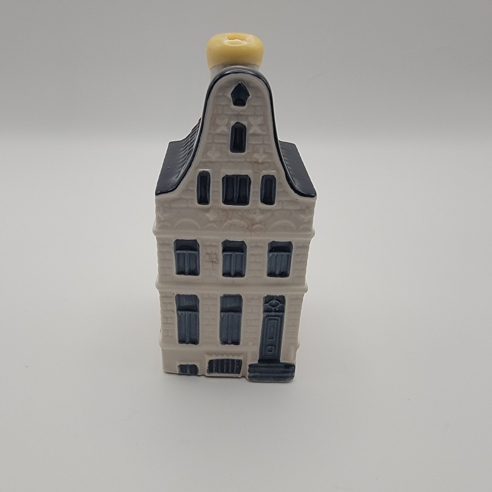 Bols KLM Blue Delft House 40 Amsterdam 1575 Ceramic Bottle 2013 Empty